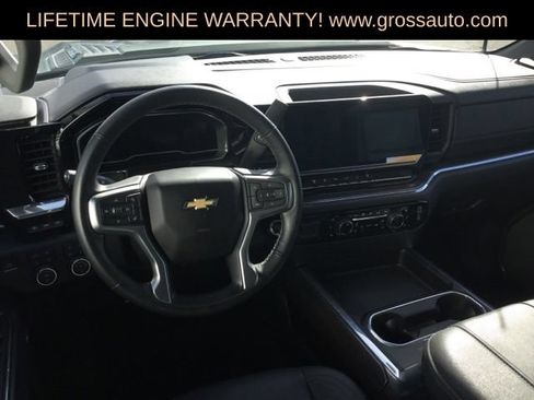 Used 2024 Chevrolet Silverado 2500 LTZ w/ LTZ Convenience Package AWD/4WD image 3