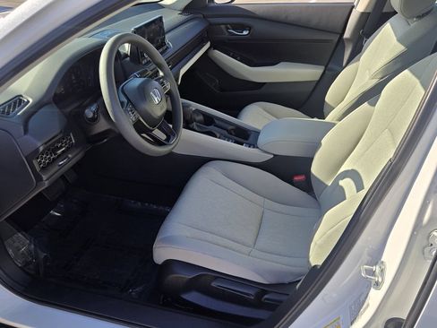 Used 2025 Honda Accord LX image 10