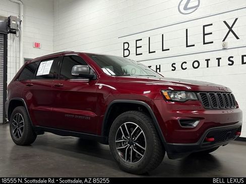 Used 2019 Jeep Grand Cherokee Trailhawk AWD/4WD image 2