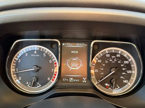 Used 2018 Nissan Titan Platinum Reserve image 17