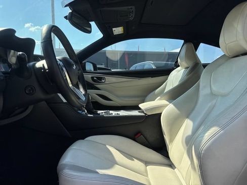 Used 2017 INFINITI Q60 Red Sport 400 AWD/4WD image 13