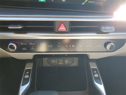 New 2026 Kia Sorento S w/ S Panoramic Sunroof Package image 34