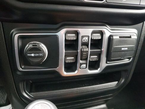 Used 2020 Jeep Wrangler Unlimited Sport image 24