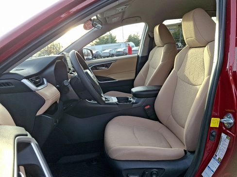 Certified 2021 Toyota RAV4 XLE image 13