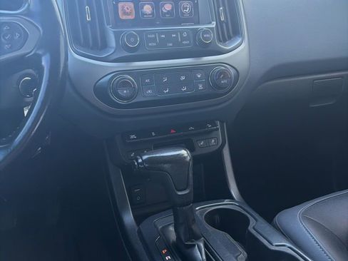 Used 2017 Chevrolet Colorado Z71 AWD/4WD image 17