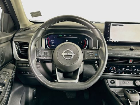 Used 2024 Nissan Rogue SL w/ SL Premium Package AWD/4WD image 18