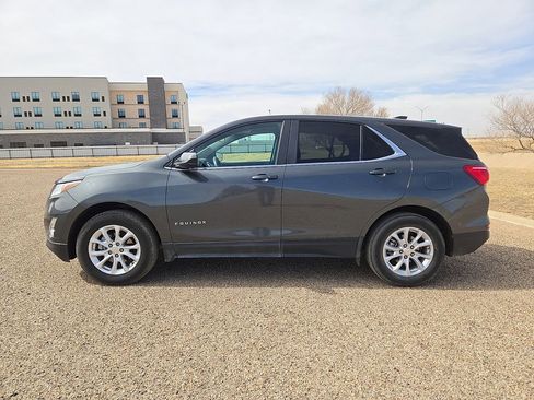 Used 2021 Chevrolet Equinox LT image 2