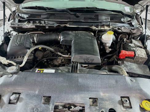 Used 2018 RAM 1500 Express image 30