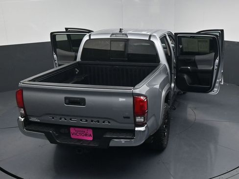 Used 2020 Toyota Tacoma SR5 RWD image 23