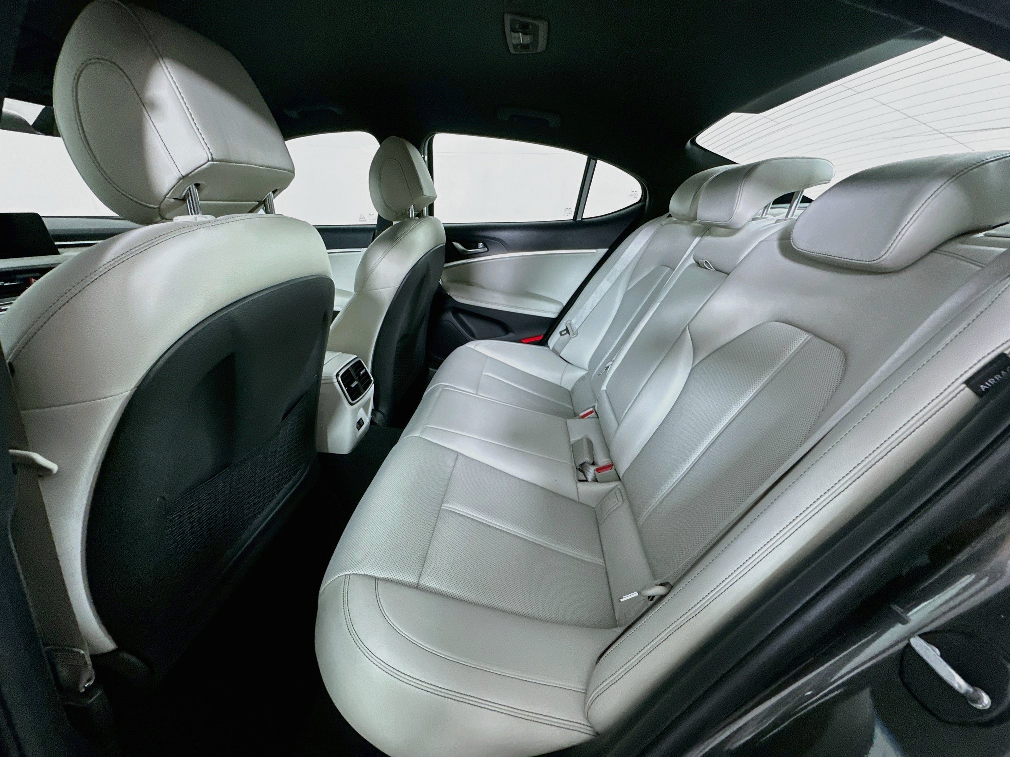 Used 2025 Genesis G70 2.5T AWD/4WD image 27