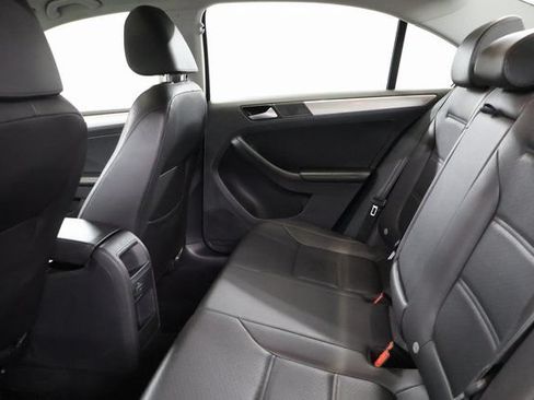 Used 2017 Volkswagen Jetta SE FWD image 31