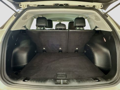 Used 2018 Jeep Compass Limited image 29