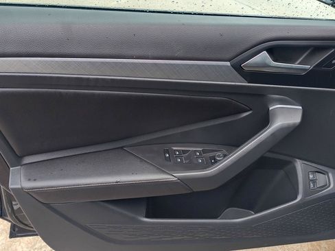 Used 2022 Volkswagen Jetta SE FWD image 25