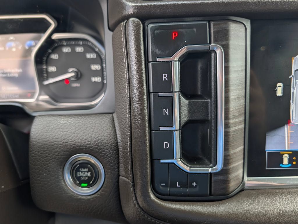 Used 2021 GMC Yukon Denali w/ Denali Premium Package AWD/4WD image 6