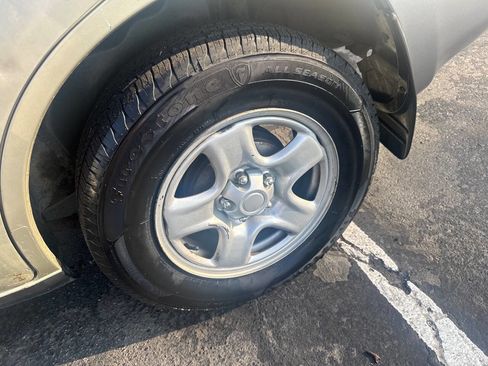 Used 2002 Toyota RAV4 4WD w/ Quick-Order Pkg image 29