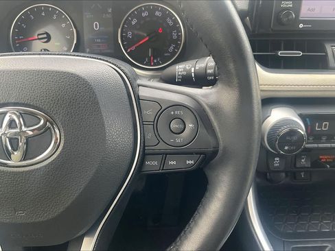 Used 2020 Toyota RAV4 XLE Premium AWD/4WD image 24