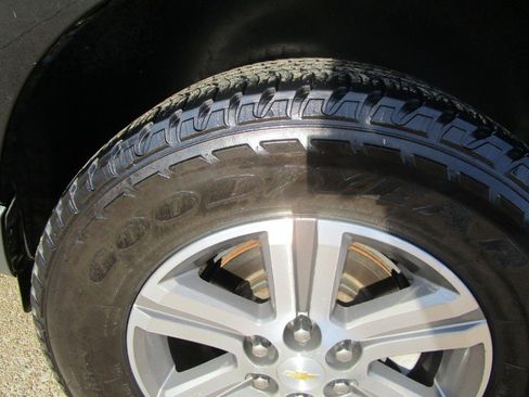 Used 2017 Chevrolet Traverse LT image 18