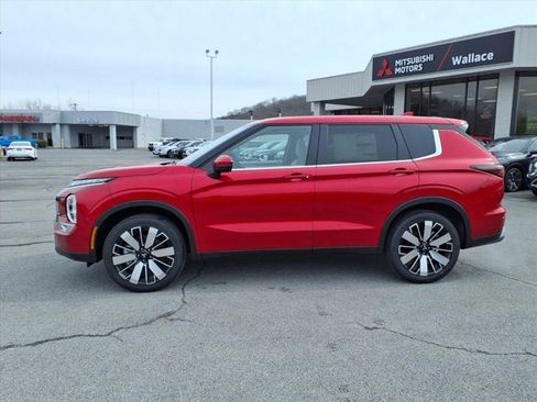 New 2026 Mitsubishi Outlander SE image 2