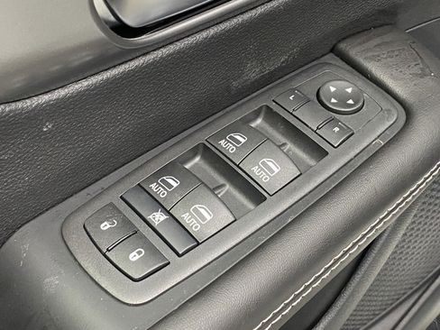 New 2026 Chrysler Pacifica Select w/ S Appearance Package FWD image 29