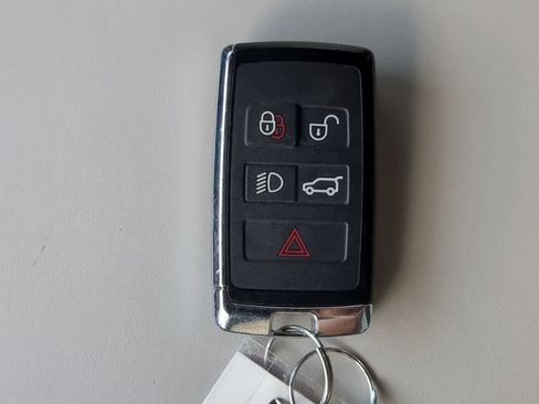 Certified 2023 Land Rover Defender 110 X-Dynamic SE AWD/4WD image 38