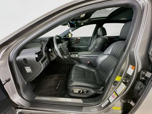 Used 2019 Lexus LS 500 w/ Interior Upgrade Package RWD image 22