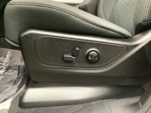New 2026 RAM 1500 Big Horn AWD/4WD image 13