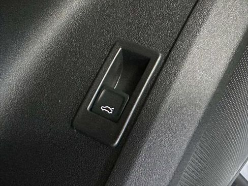 Used 2025 Audi Q5 Premium w/ Convenience Package AWD/4WD image 16