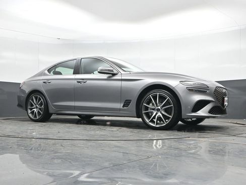 Used 2025 Genesis G70 2.5T image 46