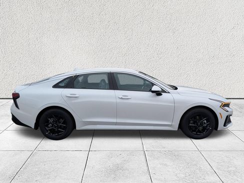 New 2026 Kia K5 LXS FWD image 2