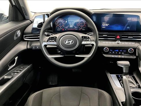 Certified 2024 Hyundai Elantra SEL image 5