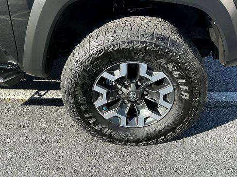 Used 2023 Toyota Tacoma TRD Off-Road image 10