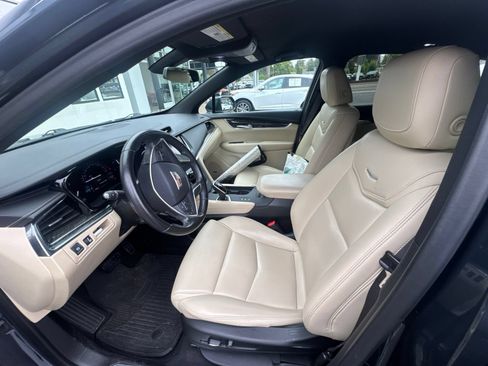 Used 2019 Cadillac XT5 AWD image 6