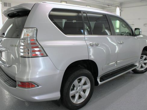 Used 2017 Lexus GX 460 image 15