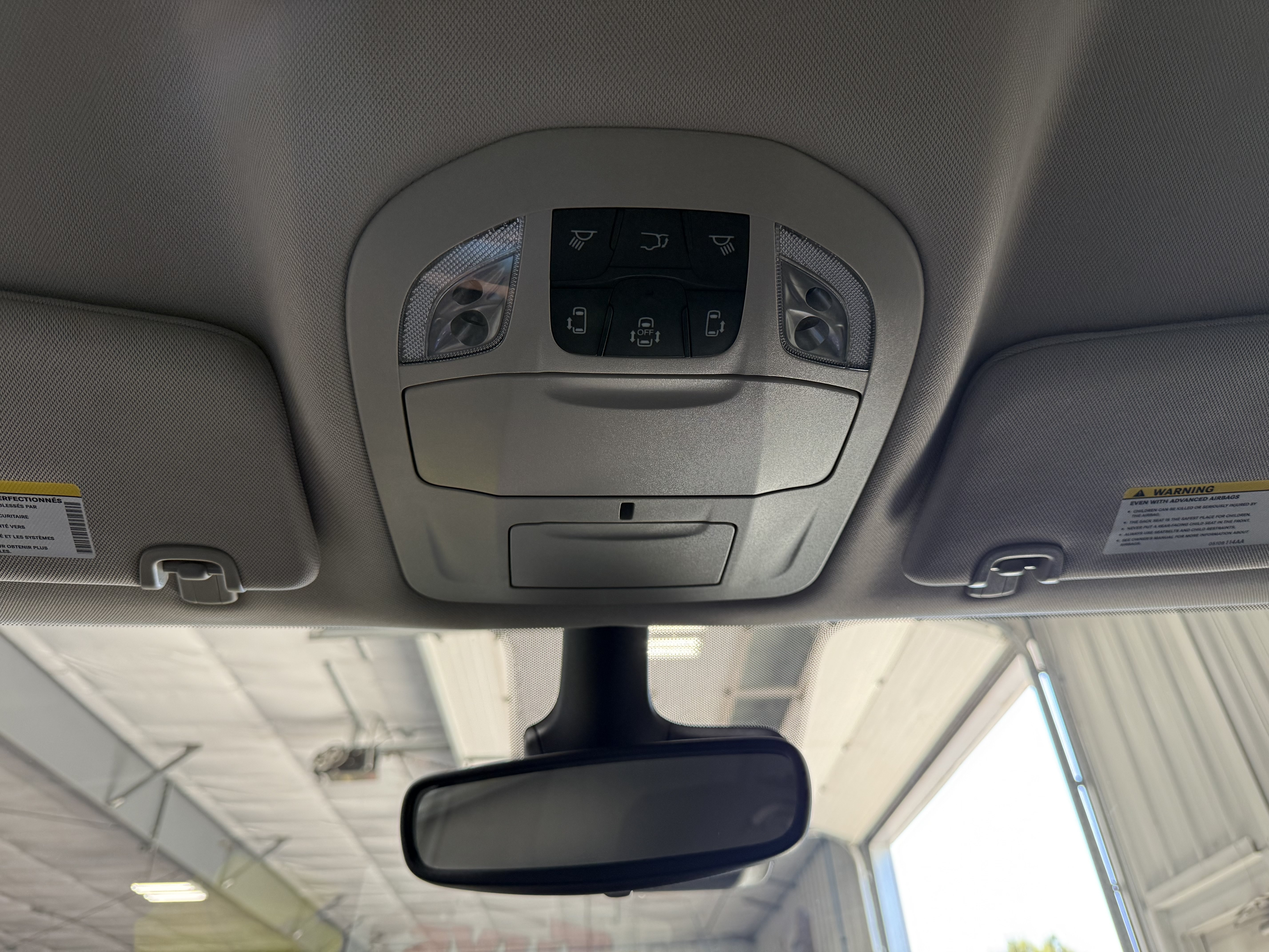 Used 2024 Chrysler Pacifica Touring-L FWD image 23