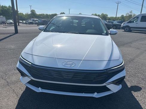 New 2026 Hyundai Elantra Limited FWD image 3