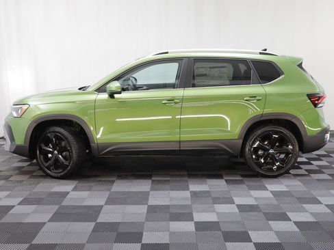 New 2026 Volkswagen Taos SEL image 4