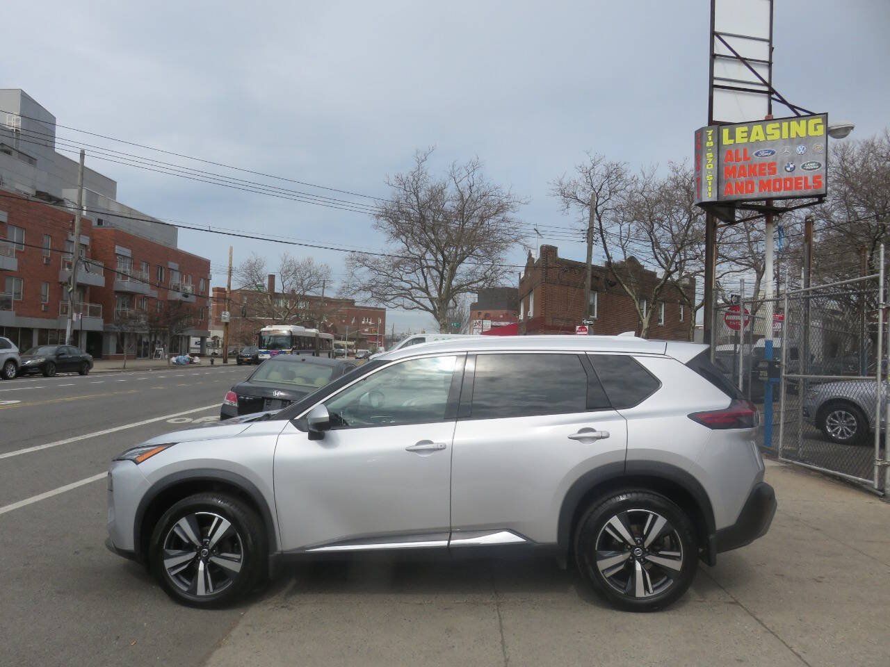 Used 2021 Nissan Rogue SL AWD/4WD image 7