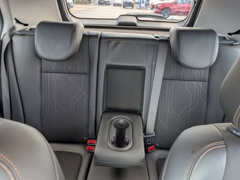 Used 2022 Chevrolet Trax LT w/ LT Convenience Package image 16