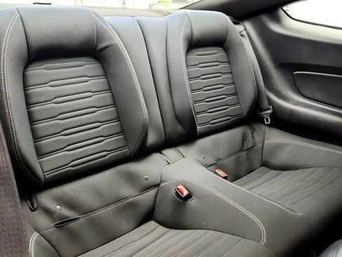 Used 2017 Ford Mustang Coupe image 23