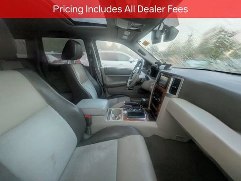 Used 2010 Jeep Grand Cherokee Limited w/ Trailer Tow Group AWD/4WD image 10