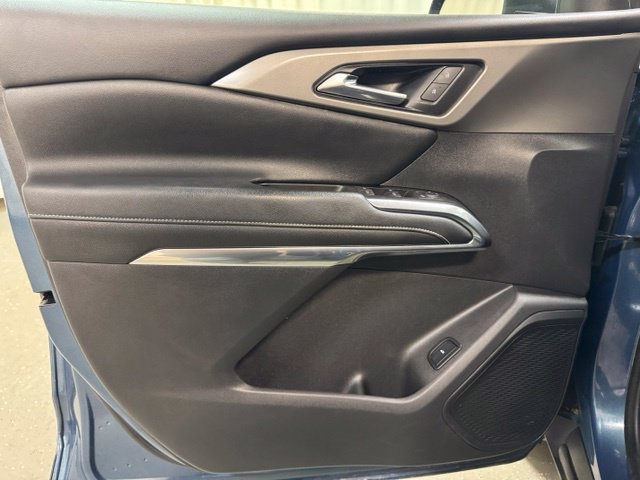 Used 2024 Chevrolet Traverse LT FWD image 11