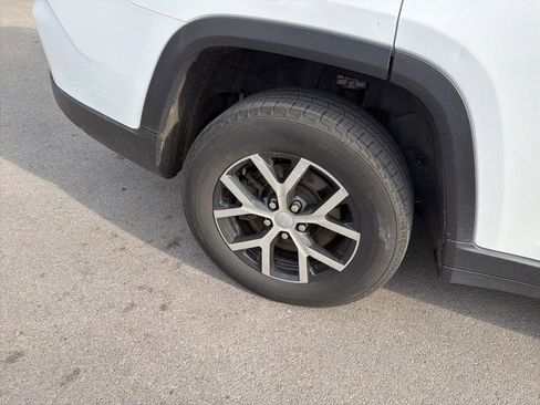 Used 2024 Jeep Grand Cherokee L Limited w/ Luxury Tech Group II image 23