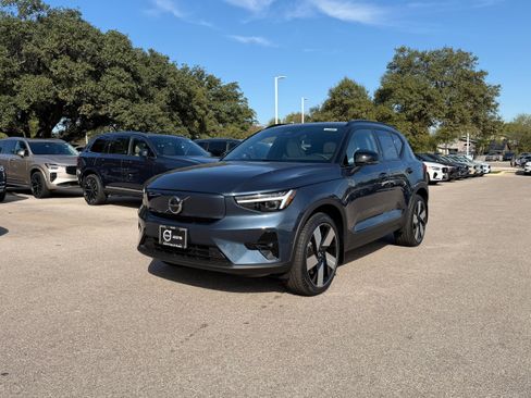 New 2026 Volvo EX40 Plus w/ Climate Package image 2