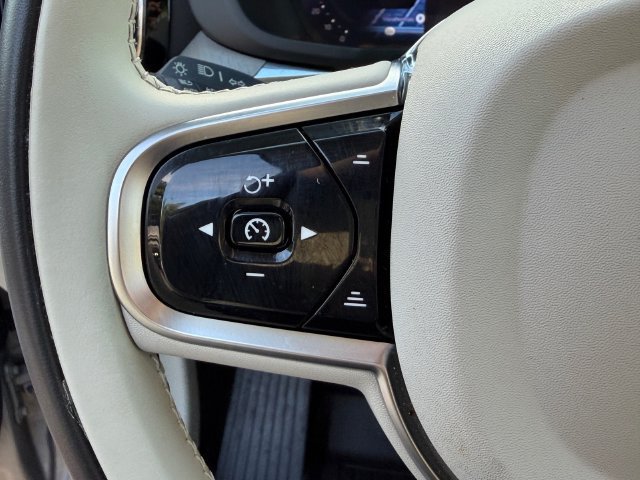 Used 2024 Volvo XC60 B5 Ultimate AWD/4WD image 28