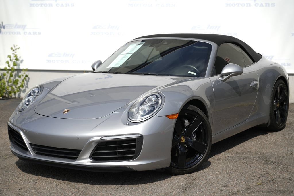 Used 2017 Porsche 911 Carrera RWD image 3