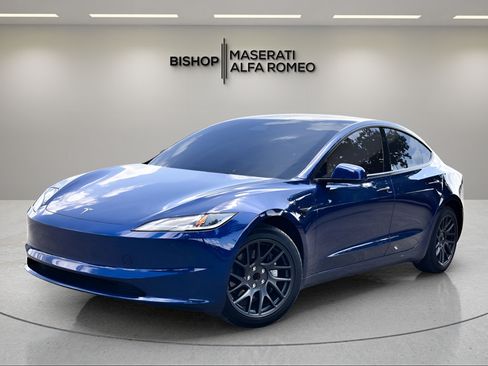 Used 2024 Tesla Model 3 Standard Range RWD image 2