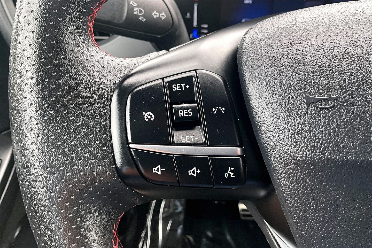 Used 2024 Ford Escape ST-Line AWD/4WD image 16