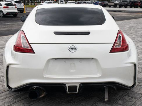 Used 2016 Nissan 370Z Coupe RWD image 6