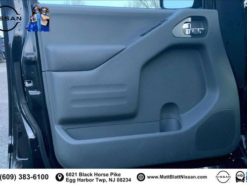 Used 2021 Nissan Frontier SV w/ Midnight Edition Floor Mats AWD/4WD image 18