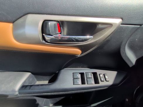 Used 2014 Lexus CT 200h FWD image 12